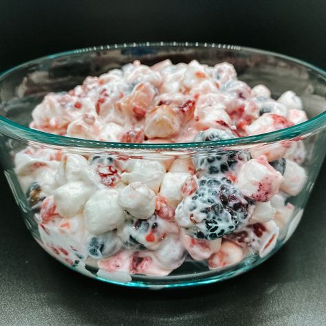 Fruit Salad with Cool Whip - Haley Nicole Fit Cool Whip Fruit Salad, Fruit Salad With Cool Whip, White Cream Sauce, Low Calorie Fruits, Protein Fruit, Sugar Free Cheesecake, Sugar Free Pudding, Classic Meatloaf, Nonfat Greek Yogurt