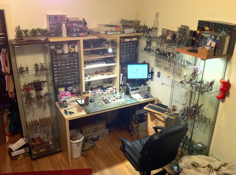 Warhammer artist's workspace. Hobby Table, Home Retreat, Artist Workspace, Painting Station, Hobby Desk, Hobby Room, Home Workshop, Art Space, Room Setup