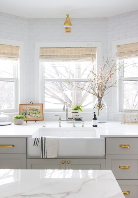 https://www.fireclaytile.com/blog/full/top-10-residential-projects-of-2018 Backsplash Window, Window Over Kitchen Sink, Kitchen Garden Window, Brick Kitchen Backsplash, Kitchen Bay Window, Gray Backsplash, Kitchen Gray, Garden Window, Brick Kitchen