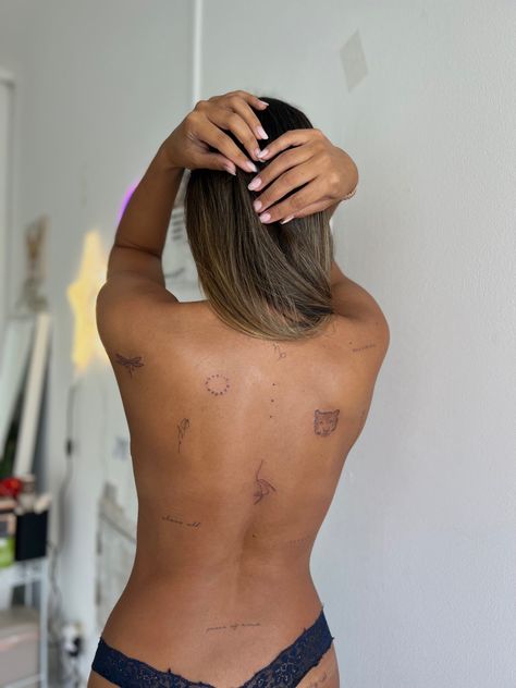 Sticker Tattoo Back, Shoulder Placement Tattoos, Be Patient Tattoo, Mini Back Tattoo, Tiny Back Tattoo, Dainty Back Tattoo, Fineline Back Tattoo, Small Back Tattoos For Women, Back Tattoo Placement