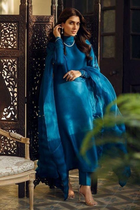 Diy Lehenga, Ansab Jahangir, Indian Designer Suits, Casual Indian Fashion, Pakistani Fashion Party Wear, Pakistani Fashion Casual, Salwar Kamiz, Pakistani Dresses Casual, Mode Abaya