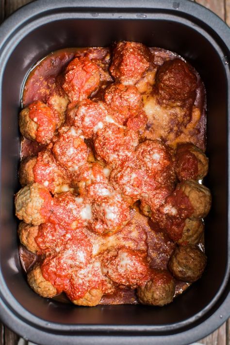 Easy Meatball Sliders, Slow Cooker Easy, Magical Slow Cooker, Easy Meatball, Meatball Sliders, Slow Cooker Dinner Recipes, The Magical Slow Cooker, Crock Pot Meatballs, Slow Cooker Meatballs