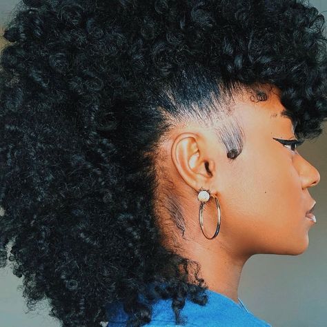 80 S Hairstyles, Ringlets Hair, Braided Mohawk, Healthy Curls, 3b Hair, Natural Hair Care Routine, Curly Mohawk, Mohawk Braid, Mohawks