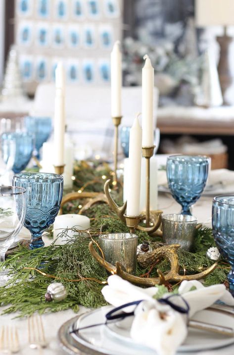 Winter Tablescapes After Christmas, Winter Table Decorations, Winter Table Setting, Christmas Pastel, Winter Tablescapes, Sarah Joy, Blue Christmas Decor, Christmas Tours, Winter Table