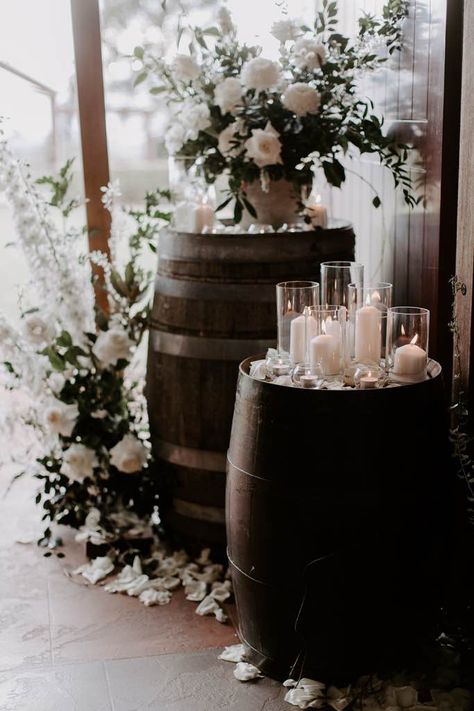 Wine Barrel Wedding Ceremony, Wine Barrel Wedding Decor, Bud Wedding, Barrel Wedding Decor, Wine Barrel Wedding, Barrel Flowers, Wine Barrel Decor, Whiskey Barrel Wedding, Barrel Wedding