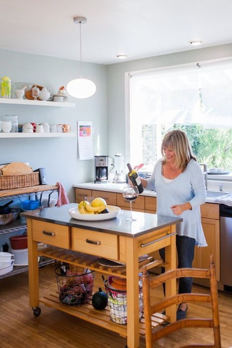 Tara & Thierry's Charming Cottage — House Tour Garage Expansion, Kitchen Without Cabinets, Organize A Kitchen, Small Kitchen Organization, Kitchen Organization Diy, Cottage Kitchens, Cabinet Space, Tiny Kitchen, How To Organize