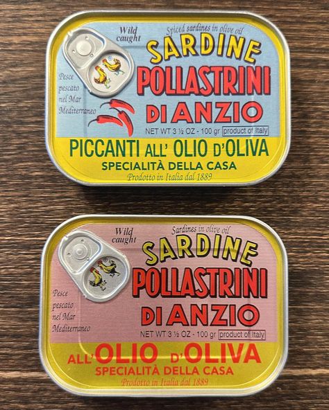 how the cookie crumbles 1– i’ve figured out how to wear a bandana without looking like an italian soccer player circa 2002 2/3– if you’re new here, i am quite literally obsessed with sardines. my collection includes: sardine makeup bags, prints on walls, actual sardine tins in my pantry that i shall never eat, a vintage sardine comb (a prized possession lol) and many more 4– my judgmental baby boy 5– off on an adventure at end of week! 6– my hair stylist @jackiepee called me frozone w... Sardines Packaging, Fish Tin, Tin Fish, Sardine Tin, Smoked Oysters, Tinned Fish, Canned Fish, Match Boxes, Mediterranean Dishes
