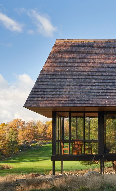 Massive hip roofs top Ontario cabins by MacKay-Lyons Sweetapple Glass Architecture, Shiplap Siding, Geothermal Heating, Glazed Walls, Cedar Shingles, Wooden Boards, Hip Roof, Roof Design, Residential Design