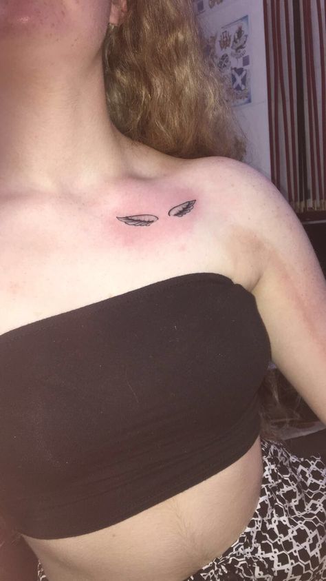 Angel Wings Tattoo Ideas, Wings Tattoo Ideas, Tattoo Collarbone, Angel Wing Tattoo, Wind Tattoo, Collarbone Tattoo, Angel Wings Tattoo, Wing Tattoo, Shoulder Tattoos