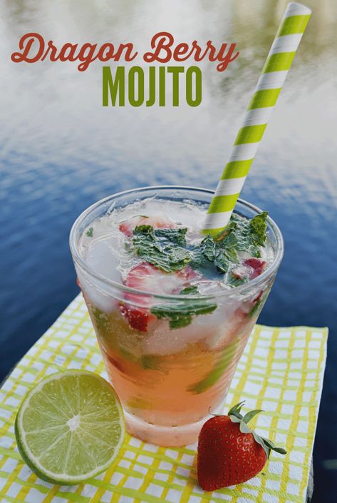 This sweet dragon berry mojito has just the right combination of strawberry, lime, and rum! Berry Mojito Recipe, Bacardi Drinks, Mojito Recipe Pitcher, Berry Mojito, Best Mojito Recipe, Berry Cocktail, Cocktail Mixology, Rum Recipes, Strawberry Mojito