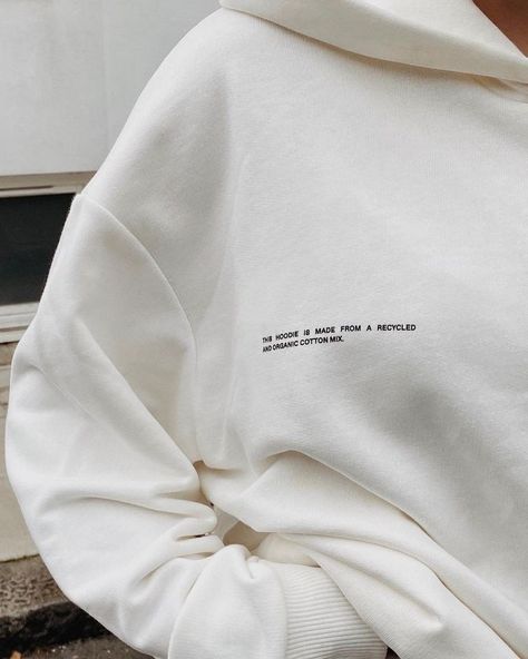 White Hoodie Aesthetic, Hoodie Design Ideas, Minimal Shirt Design, Off White Hoodie, Aesthetic Hoodies, Hoodies Aesthetic, Hoodie Aesthetic, Trendy Hoodies, Aesthetic Hoodie