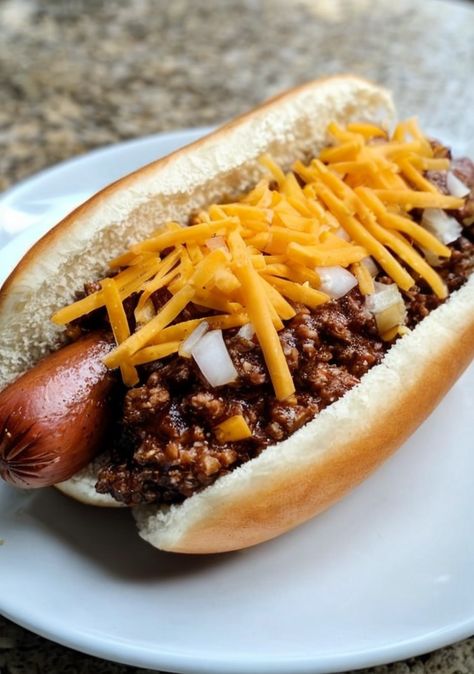 Savor the bold flavors of this Texas Chili Cheese Dog! 🌭 Spicy chili & gooey cheese make this a game-day must-try. Perfect for BBQs & family gatherings! #TexasChili #CheeseDog #ComfortFood #BBQFavorites #GameDayEats Chili Hot Dogs, Chili Cheese Dog Recipe, Cook Hot, Secret Sauce Recipe, Chili Beef, Chicken Sausages, Chili Dog, Texas Chili, Chili Toppings