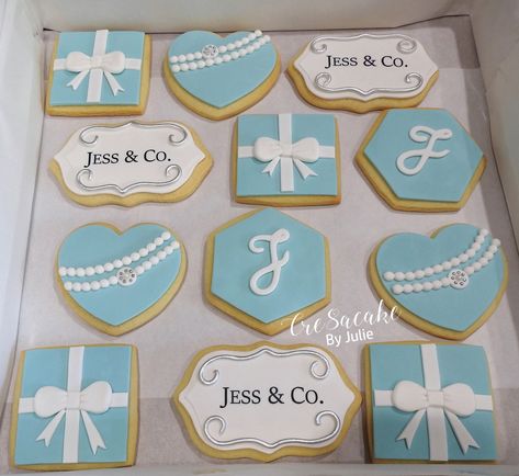 Tiffany And Co Cookies Decorated, Tiffany And Co Bridal Shower Cookies, Breakfast At Tiffany's Cookies, Tiffany And Co Dessert Table, Tiffany And Co Theme Party Sweet 16, Tiffany Co Cake Ideas, Tiffany And Co Cookies, Blue Wedding Cookies, Tiffany And Co Theme Party