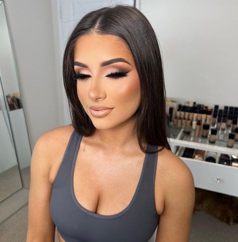 From doing her dance comp makeup when she was 16 .. now she’s 18 and all grown up 🥺 Big shout out to @laura.m.wallace and her mumma for… | Instagram Dance Comp Makeup, Comp Makeup, Glam Bride Makeup, Ball Makeup, Woman Images, Dance Comp, Pic Beautiful, Wedding Eye Makeup, Glam Wedding Makeup