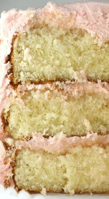 Life Love And Sugar, Fluffy Vanilla Cake, Best Vanilla Cake Recipe, Yellow Butter Cake, Moist Yellow Cakes, Yellow Cake Recipe, Best Cakes, Butter Cake Recipe, Cake Recipes From Scratch