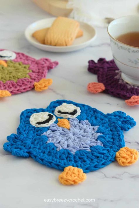 Crochet Owl Coasters | Easy Breezy Crochet Sewing Potholders, Owl Coasters, Coasters Free Pattern, Amigurumi Owl, Crochet Cluster Stitch, Towel Toppers, Coasters Crochet, Owl Crochet, Owl Applique