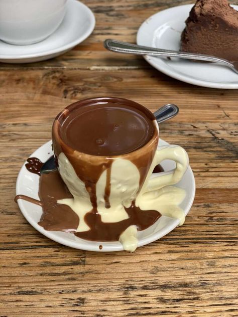 Italian Bear Hot chocolate London Sites, Bear Chocolate, Best Hot Chocolate, Chin Chin, Types Of Chocolate, Chocolate Heaven, Luxury Chocolate, Marshmallow Fluff, Toasted Marshmallow