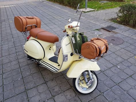 Vespa PX200E from 1985', restoration 2016' Montenegro. Vespa Trailer, Moped Accessories, Vespa Px200, Ladies Scooter, Vespa Px 200, Vespa Accessories, Vespa Bike, Vespa S, Retro Scooter