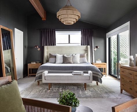 Ceiling Ideas Modern, Modern Earthy Bedroom, Ranch Home Renovation, Ceiling Colors, Modern Coastal Cottage, Black House Interior, Terrace Bedroom, King Room, Moody Interiors