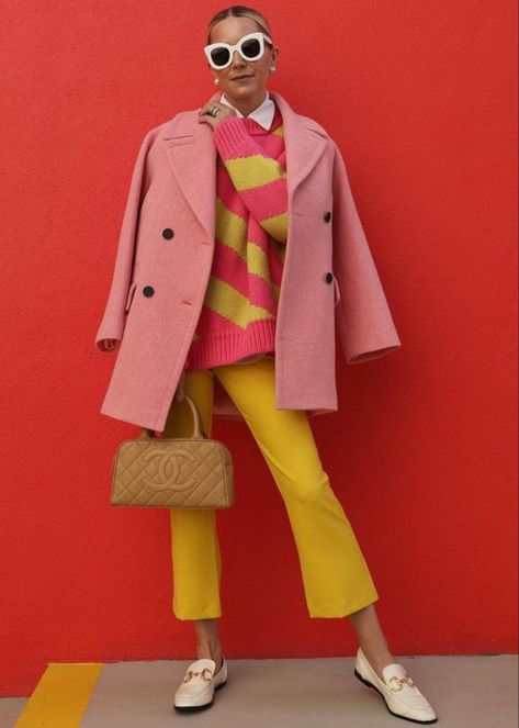 20 Outfits, Blair Eadie, Colour Combinations Fashion, Outfits For Fall, Color Blocking Outfits, Fashion Sites, Event Outfit, Pink Coat, Color Crush