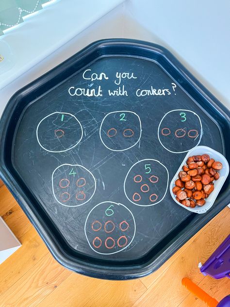 Number Recognition Tuff Tray, Counting Tuff Tray Ideas, Eyfs Maths Tuff Tray Ideas, Number Tuff Tray Ideas, Simple Tuff Tray Ideas Toddlers, Simple Tuff Tray Ideas, Maths Tuff Tray Ideas, Circle Math Activities, Pre Schooler Activities Ideas