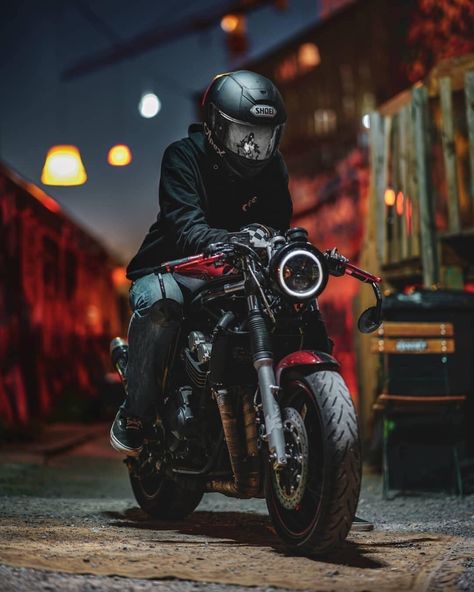 Repost @apex.7 Guys it's Friday  What are you doing at the... Biker Photography, Triumph Bobber, Мотоциклы Cafe Racers, Cafe Racer Style, Motorcycle Photography, Bike Photoshoot, Bike Photography, Scrambler Motorcycle, Helmet Visor