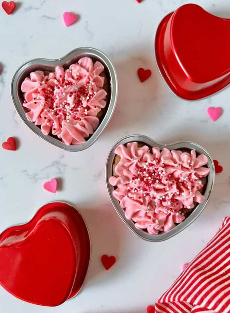 Mini Heart Valentine Cakes, Mini Heart Cookie Cake, Heart Shaped Mini Cakes, Mini Heart Cakes Valentine's Day, Mini Cookie Cakes, Mini Heart Cake, Mini Valentine Cakes, Mini Cookie Cake, Chocolate Chip Cookie Dough Recipe