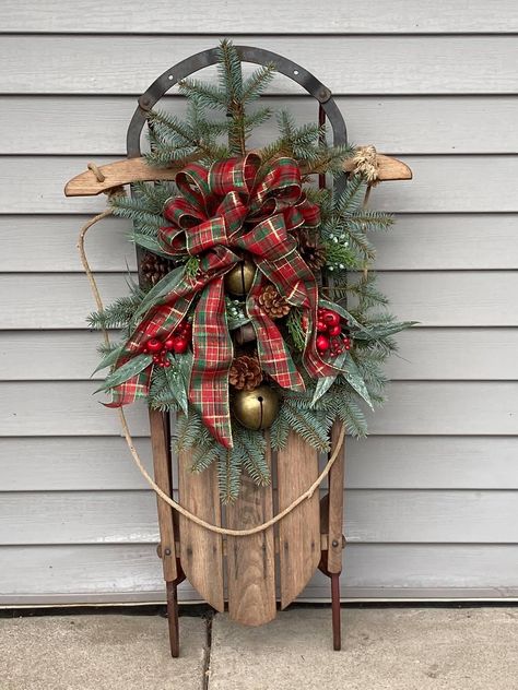 Winter Sled Decor, Decorating Old Sleds For Christmas, Christmas Decor Sled, Diy Christmas Sled Decor, Outdoor Sled Decorating Ideas, Vintage Sled Decorating Ideas, Decorated Sleds For Christmas, Xmas Sleigh Ideas, Wooden Sleigh Decorating Ideas Christmas