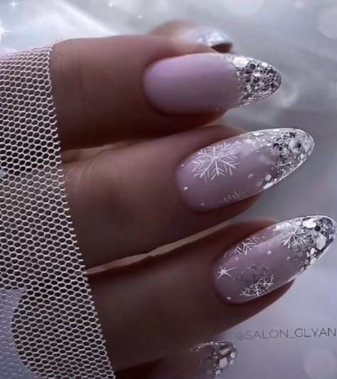 Fancy Almond Nails Ideas, Nokti Za Zimu, Nail Designs Bling, Bright Nail Designs, Classy Nail Designs, Christmas Gel Nails, French Tip Acrylic Nails, Pink Nail Art, Pretty Nail Art Designs