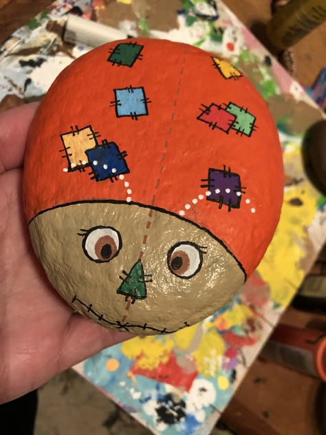 Fall Ladybug Painted Rocks, Scarecrow Painted Rocks, Halloween Painted Rocks Ideas, Ladybug Rocks Painted, Fall Rock Painting Ideas, Rock Bugs, Ladybug Painted Rocks, Thanksgiving Rocks, Valentine Rocks