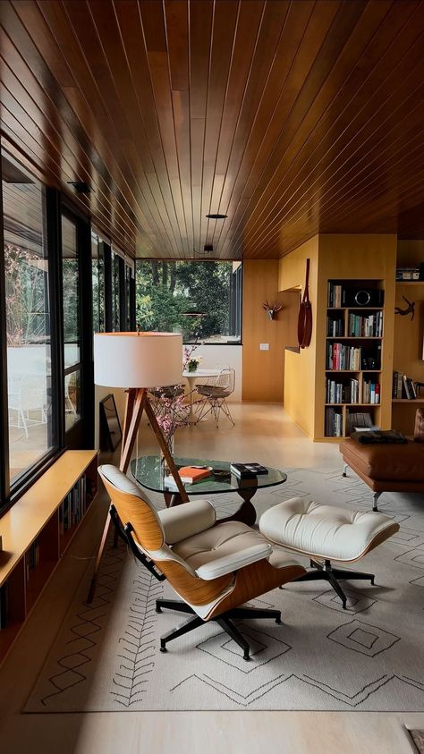 Mark H Mendez | Los Angeles Realtor | the coe residence by richard neutra, 1950 i previewed this architectural masterpiece yesterday on a gloomy, los angeles afternoon, which… | Instagram Richard Neutra Architecture, Built In Sofa, Mid Century Interior, Richard Neutra, Modernist House, Timber Ceiling, Mcm House, Mid Century Living, Listing Agent