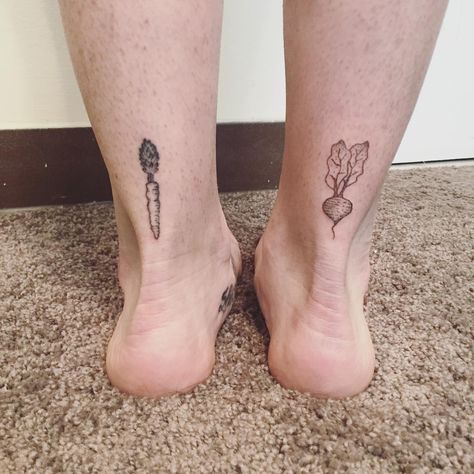 Roots on foots. veggie stick and pokes Vegetable Tattoos, Vegetable Tattoo, Diy Tattoo Permanent, Slime Time, Tattoo Skin, Stick N Poke Tattoo, Poke Tattoo, Diy Tattoo, Stick And Poke