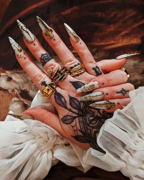 ✨Gold stacking✨ Nail and ring appreciation, my favourite kind of post. I've been after a buckle ring for a while now and @baptistldn sent me this beautiful gold piece to add to my collection. It does also come in silver btw 👀 Nails by @customclawsbyrhianna The queen of gothic cathedral nails 🙏 should we do....more 👀 *Gifted Gold Goth Nails, Cathedral Nail Art, Gothic Cathedral Nails, Gold Goth, Cathedral Nails, Goth Nail Art, Gothic Nail Art, Nail Armor, Gothic Fashion Victorian