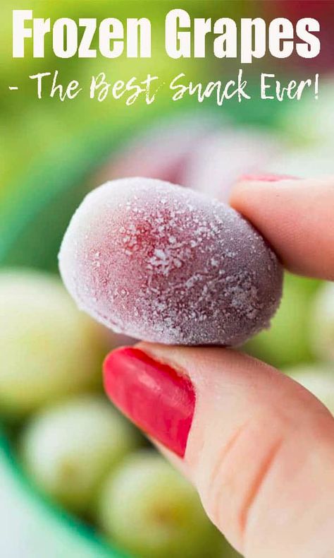 Frozen grapes are the best snack ever! They taste just like frozen candy and are so healthy and refreshing, especially in the summer! #snacks #summer #vegan Snacks Summer, Boat Snacks, Pool Snacks, Healthy Summer Snacks, Frozen Grapes, Frozen Snack, Healthy Vegan Snacks, Summer Snacks, Healthy Snacks Easy