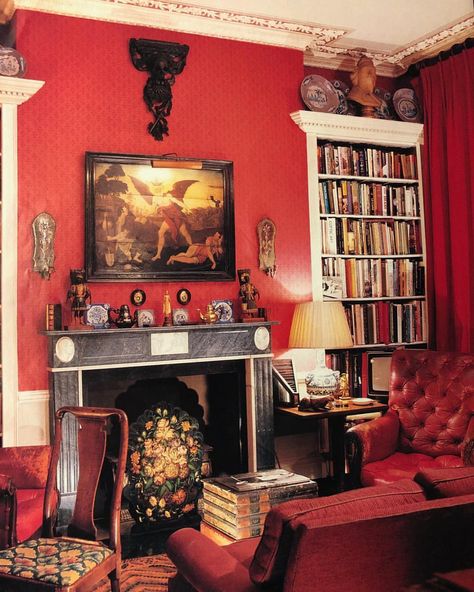 Tristram Jellinek lived happily with a variety of antique objects next to his television set!Perhaps better know as an actor he also run a… Nicky Haslam, Bloomsbury Group, Hand Painted Wallpaper, Hunting Lodge, Bedroom Red, Red Rooms, Big Bathrooms, English Country House, Architectural Digest