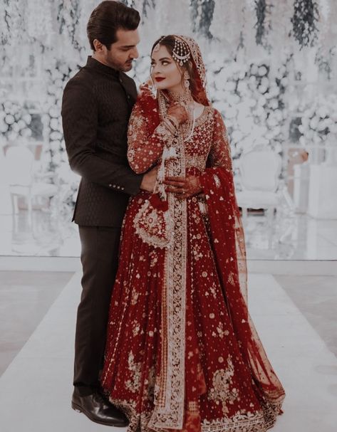 #desi #aesthetic #bride #model #jhumkay #shadi #gajrey #aesthetic #minalkhan #ahsankhan #jewellery #groom #bridal #engagement #mehendi #barat #nikkah #walima #trending #swirl #reddress #aimankhan #muneebbutt #amalmuneeb #romantic #fairytale Pakistani Wedding Poses Couple, Nikah Poses For Couple, Bridal Photoshoot Pakistani, Bridal Dresses Pakistani, Tia And Tamera, Muslim Wedding Photos, Bride Groom Photoshoot, Famous Twins, Muslim Wedding Photography