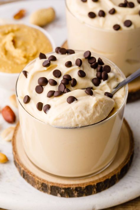 The Best Chocolate Peanut Butter Cheesecake Fluff (Keto-friendly) - Keto Pots Cheesecake Fluff, Pineapple Angel Food, Chocolate Peanut Butter Cheesecake, Crustless Pumpkin Pie, Chocolate Chia Pudding, Desserts Keto, Fluff Recipe, Fluff Desserts, Homemade Cheesecake