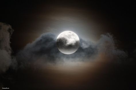 Inspiration for the full moon in my soon to be new tattoo! :) Night Full Moon, Clouds Tattoo, Spooky Moon, Full Moon Tattoo, Me Waiting, Tattoo Moon, Girls With Sleeve Tattoos, Keep Shining, Cloud Tattoo