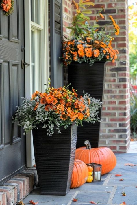 Farmhouse Fall Porch, Fall Porch Ideas, Fall Front Porch Decor Ideas, Home Fall Decor, Quotes Home Decor, Fall Home Decor Ideas, Neutral Fall Decor, Home Decor Ideas Kitchen, Fall Planters