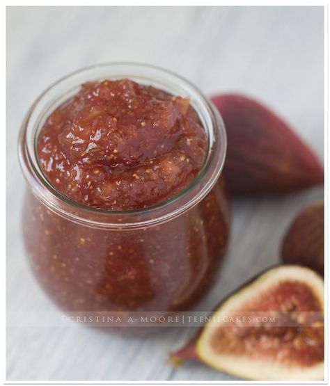 Drunken Fig Jam (using brandy or Cognac!) recipe | TeenieCakes.com Homemade Fig Jam, Fig Jam Recipe, Christmas Food Gifts, Jam And Jelly, Fig Jam, Jam Recipe, Tasty Recipe, Homemade Jam, Fall Dinner