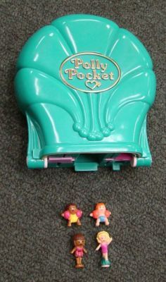 Polly Pocket!! I loved these! Polly Pockets, 90s Toys, 90s Baby, 80s Toys, 90s Childhood, Oldies But Goodies, I Remember When, Polly Pocket, Childhood Toys