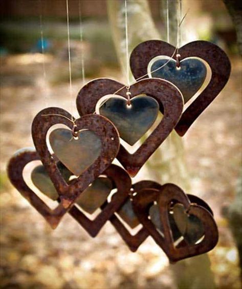 30 Simple and Beautiful DIY Wind Chimes Ideas to Materialize This Summer homesthetics decor (29) Windchimes Diy, Carillons Diy, Flower Tower, Diy Wind Chimes, I Love Heart, Rusted Metal, My Funny Valentine, Heart Art, Yard Art