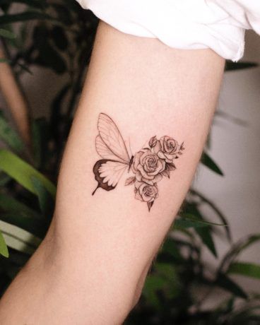 Butterfly Tattoo Traditional, Butterfly Tattoo Designs For Women, A Butterfly Tattoo, Monarch Butterfly Tattoo, Tattoo Traditional, Butterfly Tattoos, Feminine Tattoo, Butterfly Tattoo Designs, Easy Canvas Painting