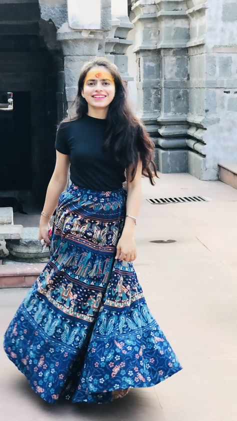 Black Indian Skirt Outfit, Skirt Traditional Outfits, Tops For Skirts Indian Casual, Daily Wear Skirt And Top Indian, Cotton Long Skirt And Top Indian, Black Skirt Outfit Indian, Indian Skirt And Top Outfits Casual, Indo Western Skirt Outfits, Long Skirts Indian Ethnic