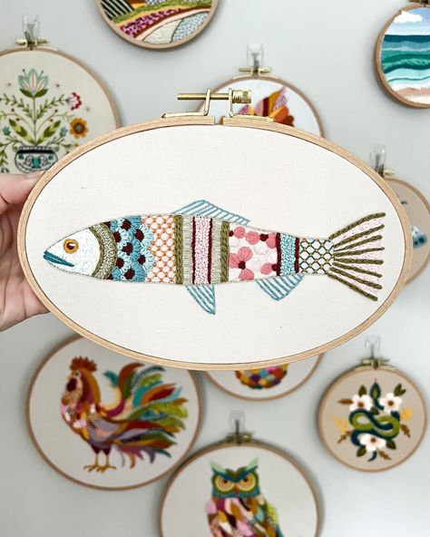 My first time stitching on an oval hoop, and I love the way it turned out for this design! Fish pattern PDF now available at link in bio 🐠 #embroidery #handembroidery #embroiderypattern #modernembroidery #abstractembroidery #fiberart #art #damngoodstitch #dmcembroidery #dmcthreads #embroideryart Oval Embroidery Hoop Ideas, Embroidery Fish, Fish Embroidery Easy, Fish Embroidery, Fish Embroidery Designs, Hand Embroidery Fish Patterns, Embroidered Fish Patterns, Fabric Embroidered Fish, Abstract Embroidery