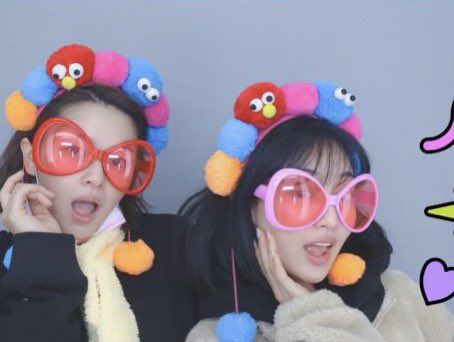 jeongyeon on Twitter: "jeonghyo are so cute https://t.co/FPb4Vi11Ie" / Twitter Jihyo And Jeongyeon, Happy Best Friend Day, Jihyo Instagram, Le Sserafim Ot5, G-idle Soyeon, Best Friend Day, Twice Jeongyeon, Icons Iq, Cant Help Falling In Love