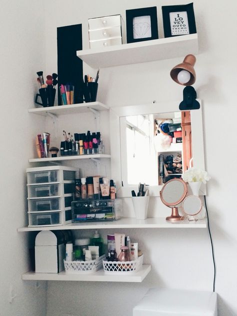 Beauty Organization, Makeup Rooms, Small Bathroom Decor, Cute Room Decor, Decor Minimalist, Room Ideas Bedroom, Dream Rooms, Room Decor Bedroom, How To Make Your