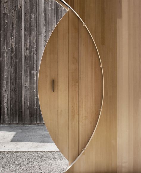 innauer-matt-architekten-exhibition-house-austria-designboom-04 Door Inspiration, Cool Doors, Front Door Colors, Interior Barn Doors, Entrance Doors, Space Design, 인테리어 디자인, Atlantis, Door Design