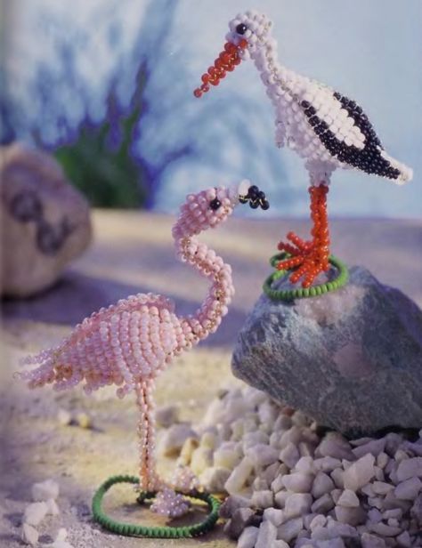 ooievaar en flamingo deel 1 3d Beaded Animals Patterns Free, 3d Beaded Animals Patterns, Bead Critters, Beaded Flamingo, Beaded Critters, 3d Beading, Bead Animals, Seed Bead Crafts, Beautiful Beaded Jewelry