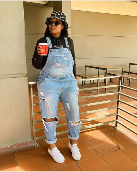 Black Women Overalls Outfit, Dreamville Outfits, Overalls Outfit Black Women, Women Overalls Outfits, Overalls Outfit Fall, Jean Overall Outfits, Black Festival Outfit, Dungaree Outfit, Overall Outfit